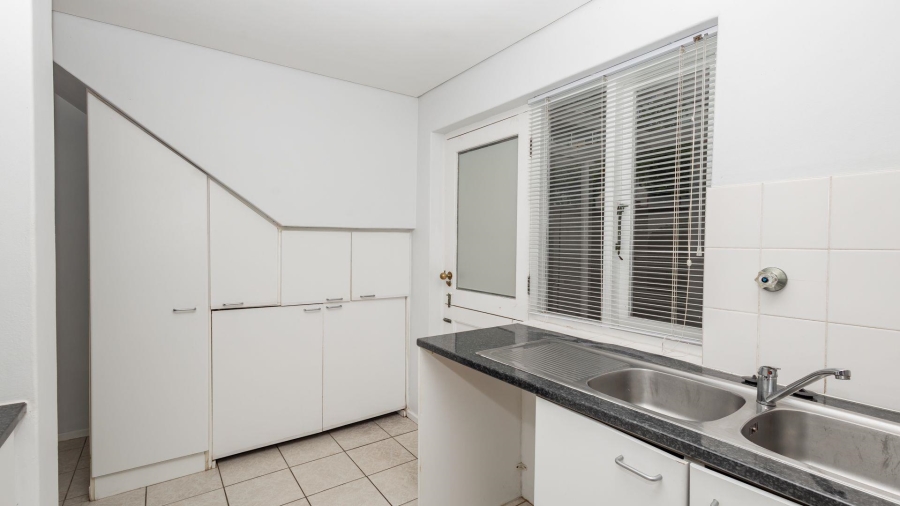 To Let 3 Bedroom Property for Rent in Table View Western Cape
